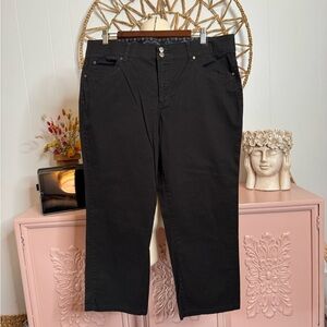 Women’s Bandolino size 16 black drop‎ pants, never worn